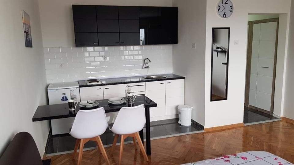Central View Apartment Skopje Ngoại thất bức ảnh